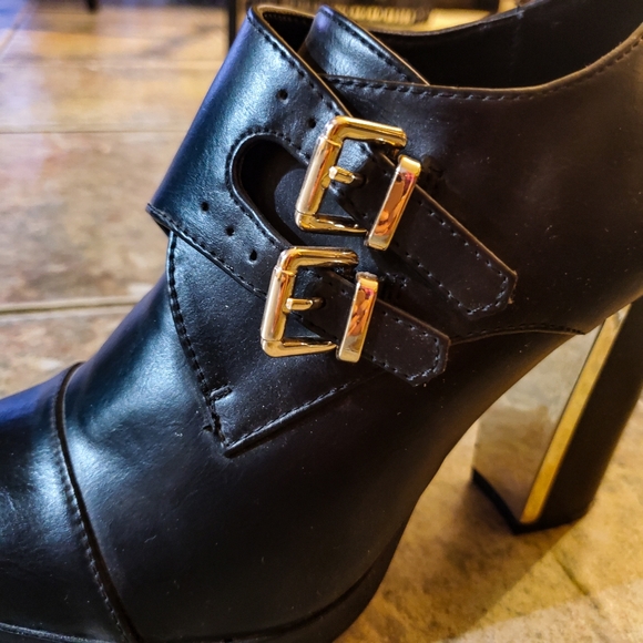 Black Pump Booties - Picture 3 of 4